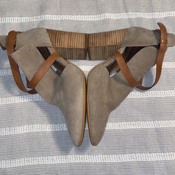 Hudson Geneva suede ankle boot size 38 - Picture 9 of 12